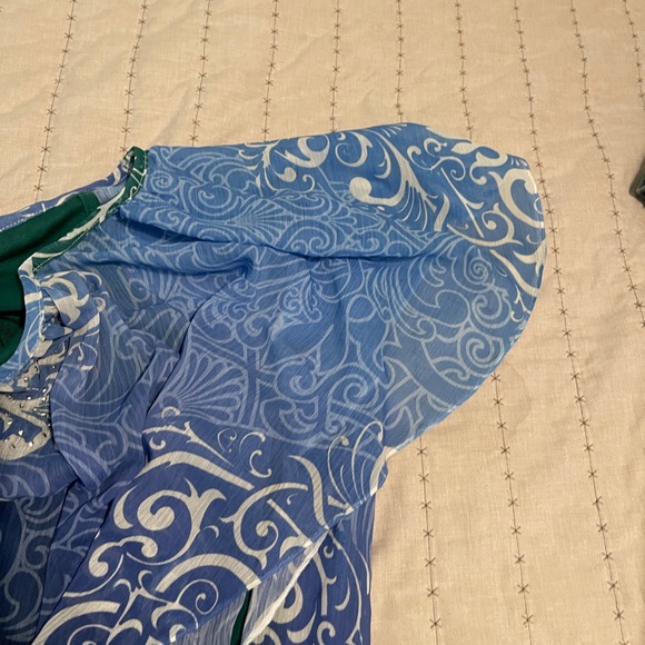 Beautiful blouse - Picture 5 of 6